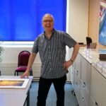 Gallery triums - Thomas Jost mit Freude am Bereitsstellen der neue Bilder von Ana Ramírez